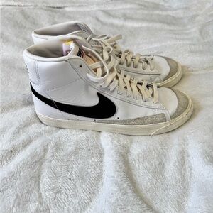 Nike blazers White and Black High-Top Sneakers